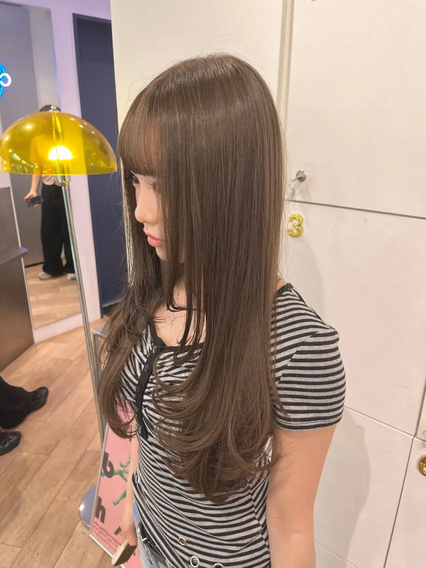 ロング レイヤーカット カット ヘアカラー sora /ブリーチ /レイヤーカットのヘアスタイル