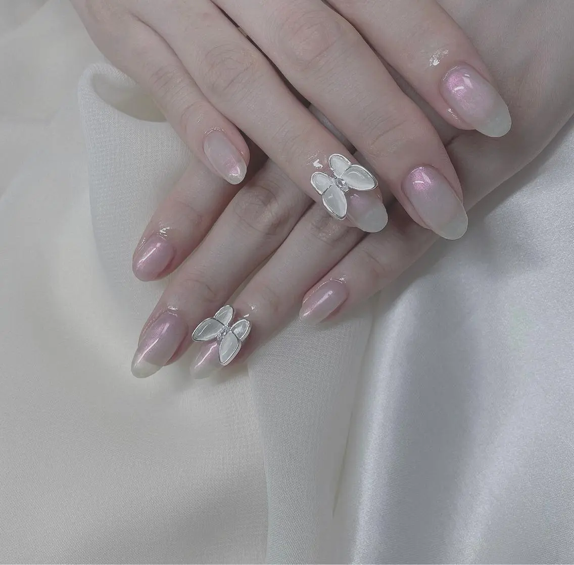 カラー ネイル ピンクカラー アートネイル ワンカラーネイル ピンク 𓂃🦢Aurora Swan🌙𓂃のネイルデザイン
