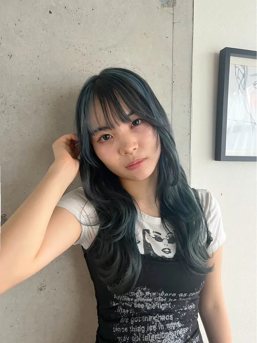 ロング カラー ヘアカラー トリートメント Liere Muuのヘアスタイル