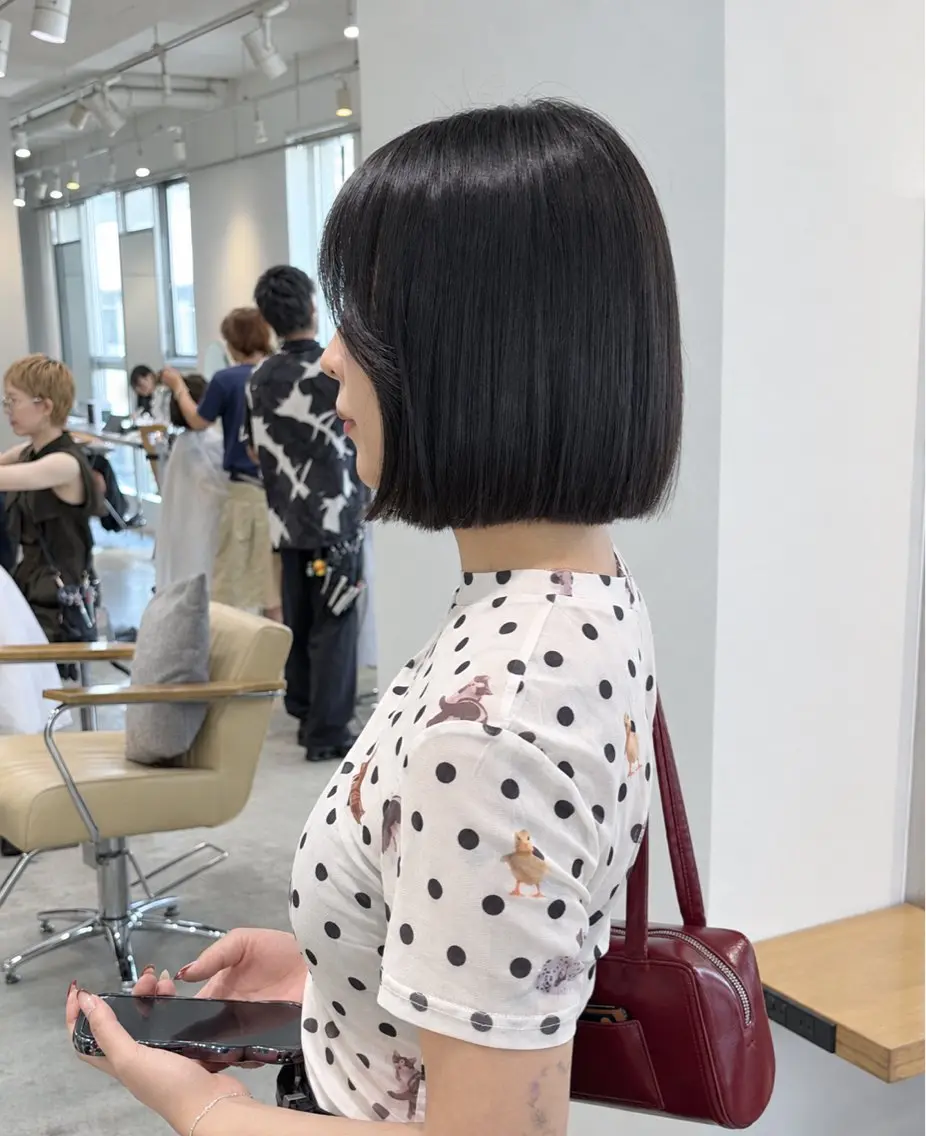 ショート 切りっぱなしボブ ボブ 縮毛矯正 MIHO /directorのヘアスタイル