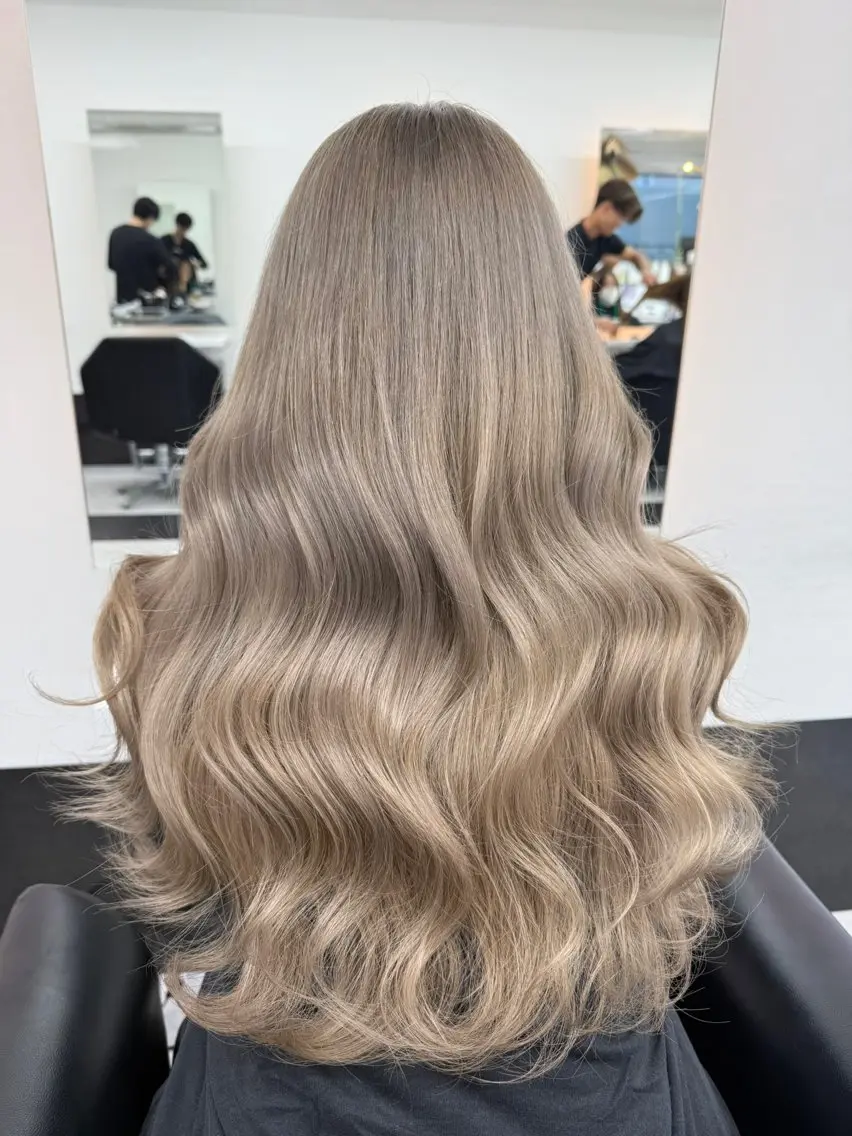 ロング カラー ALEAP owl Ainaのヘアスタイル