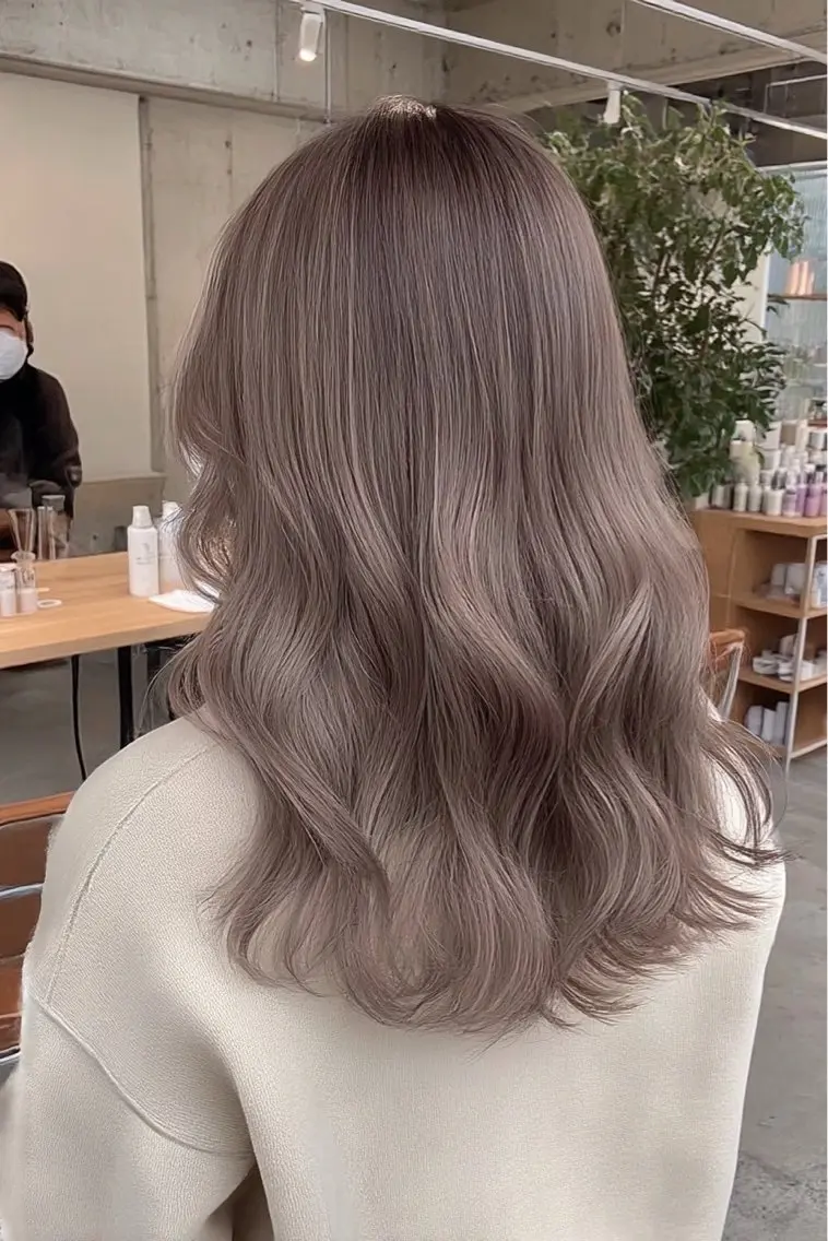 ロング カラー ヘアカラー 韓国×艶ハイトーンが かわいい✨️リオ🍒のヘアスタイル