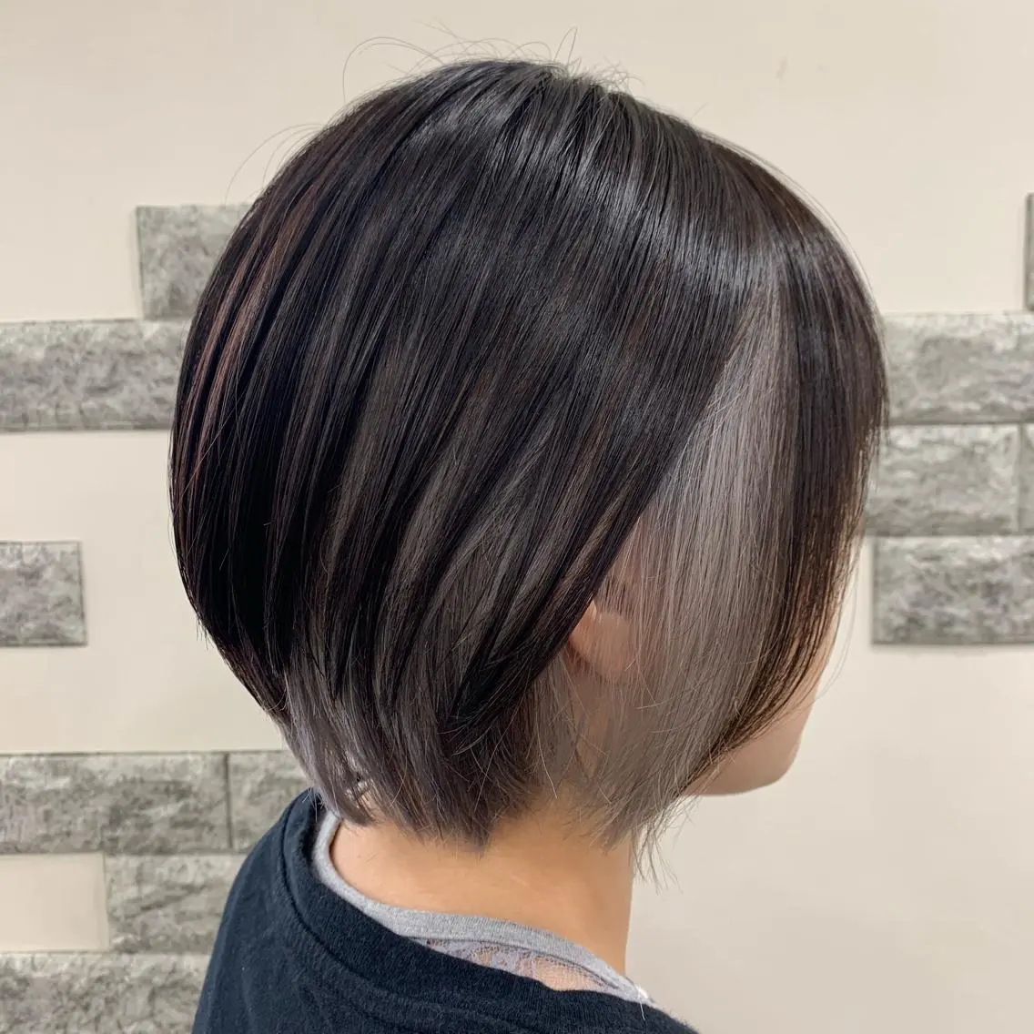 ショート カラー 薄田 珠美のヘアスタイル