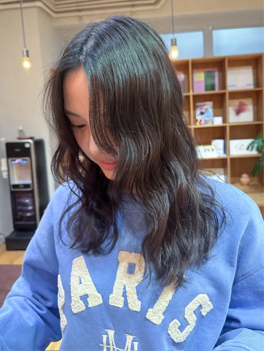 ミディアム カラー パーマ カット パーマ 大橋 芽衣のヘアスタイル