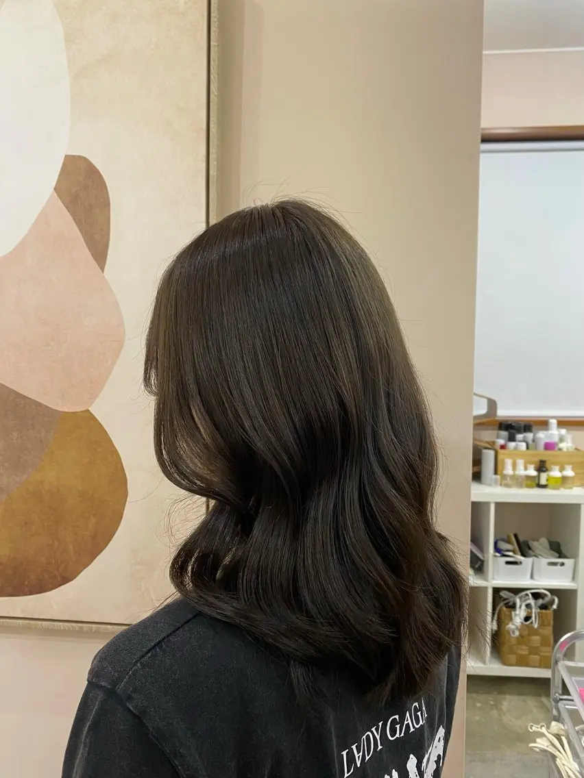 カラー 透明感カラー グレージュ 君島 花楓のヘアスタイル