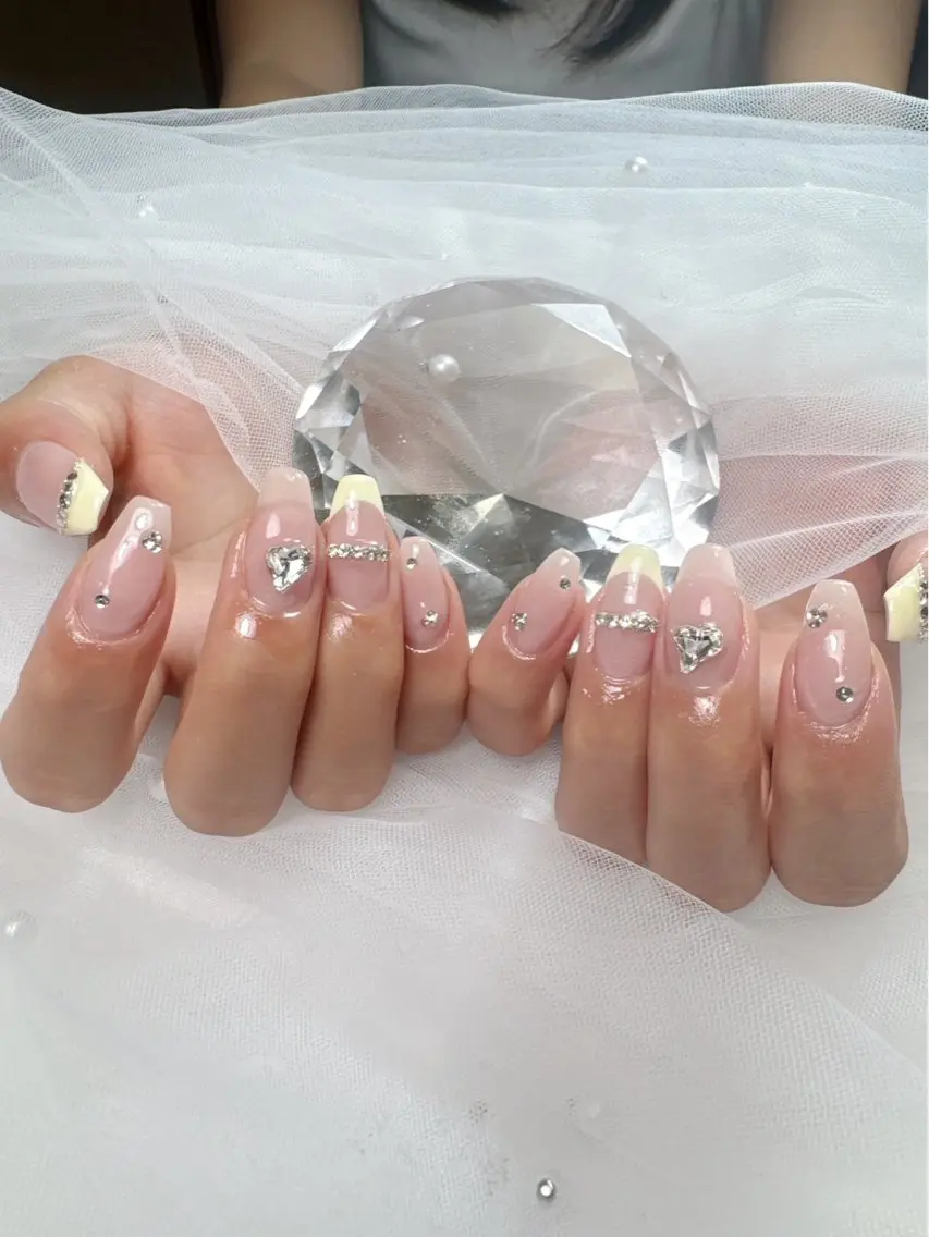 ネイル アートネイル チークネイル フレンチネイル ジェルネイル ガラスフレンチ ハンドネイル Queeens nailのネイルデザイン