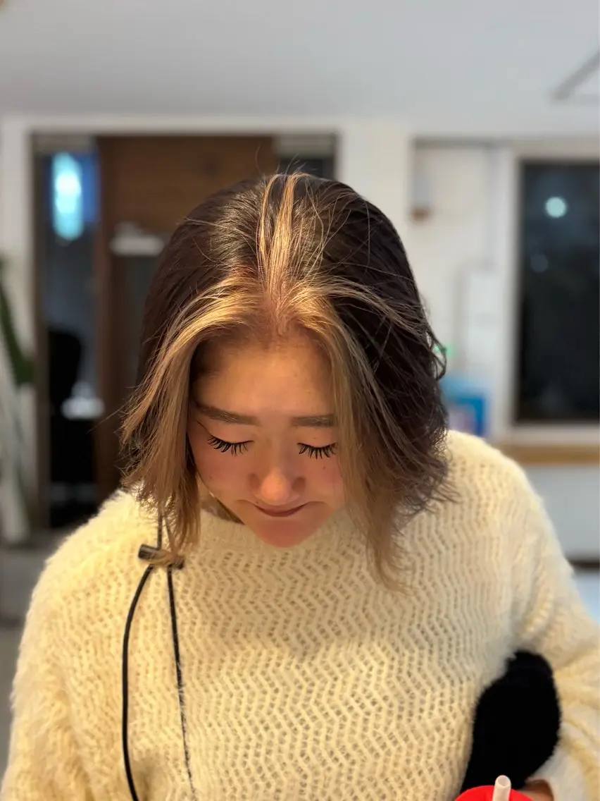 ミディアム カラー ミストバング  フェイスフレーミング ヤマノウチ アヤカのヘアスタイル