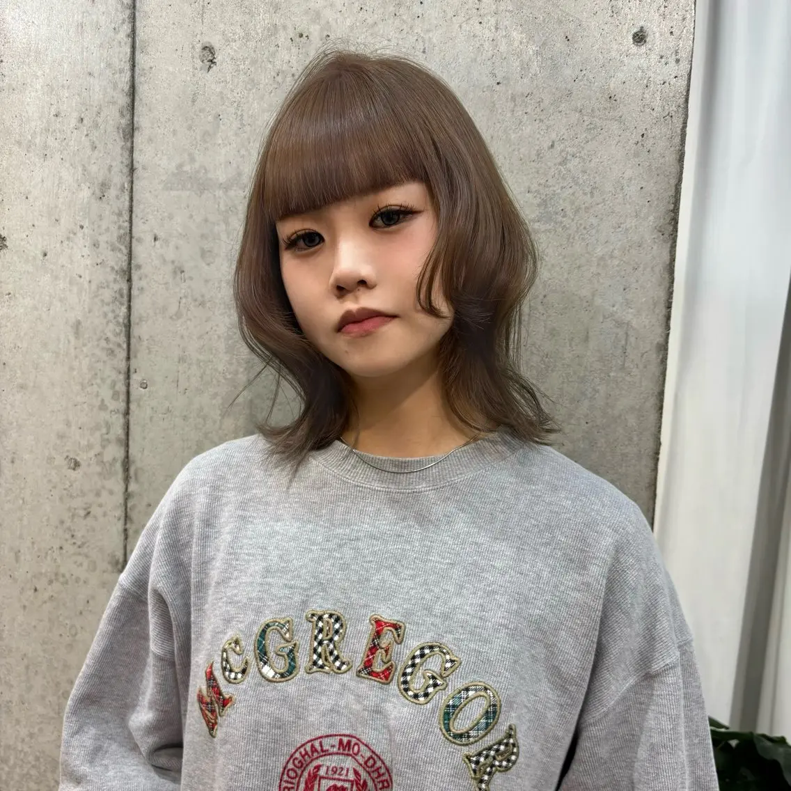 ミディアム 顔周りカット ヘアカラー ココロ♩ハイトーン/ 暖色 大名のヘアスタイル