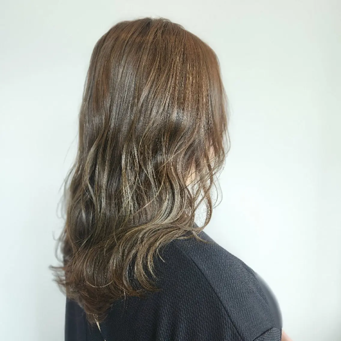 セミロング カラー ベージュカラー オリーブベージュ レイヤーカット シールエクステ🎀 ホシノ🕒ユウカのヘアスタイル