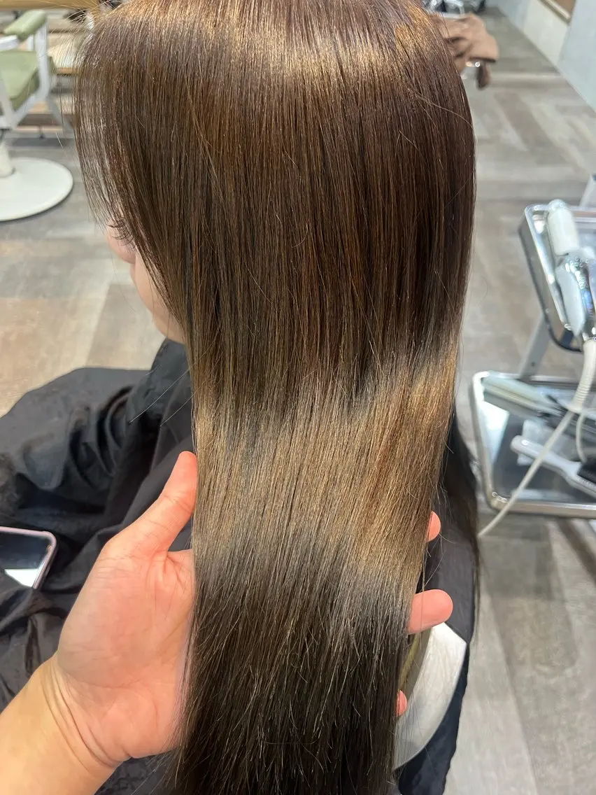 ロング カラー ベージュカラー オリーブベージュ ヘアカラー こと 🐰平塚店のヘアスタイル
