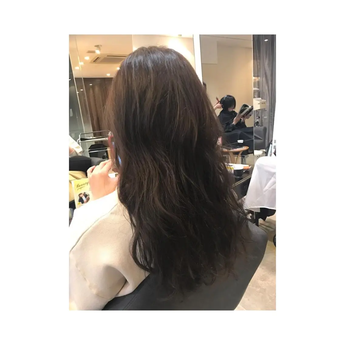 ロング カラー アッシュ アッシュグレー ブリーチ特化 梅田本多翔のヘアスタイル