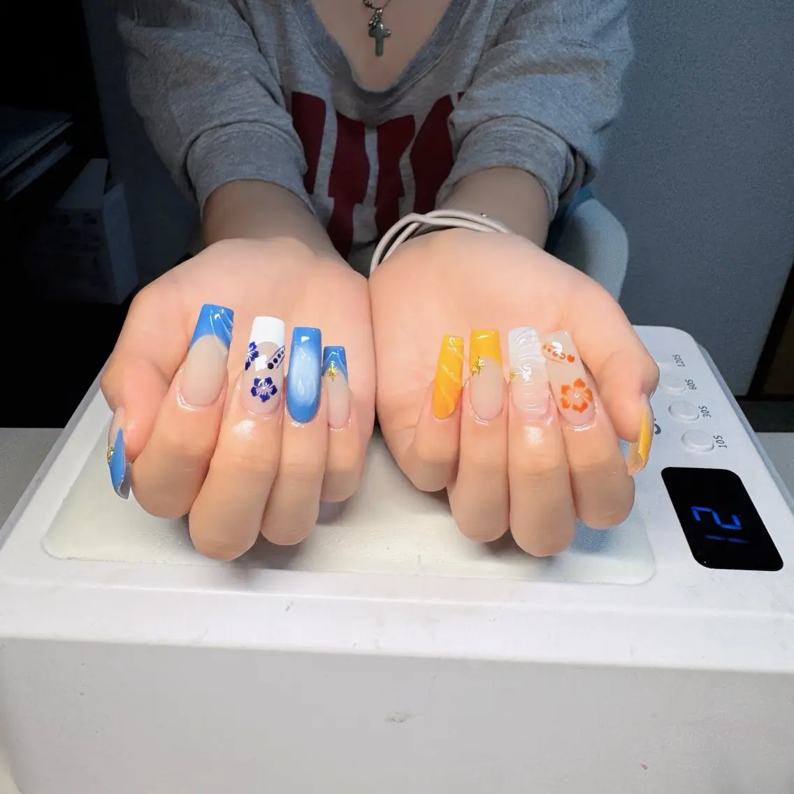 ネイル チークネイル フレンチネイル グラデーション 韓国ネイル マグネットネイル Hana Nailのネイルデザイン