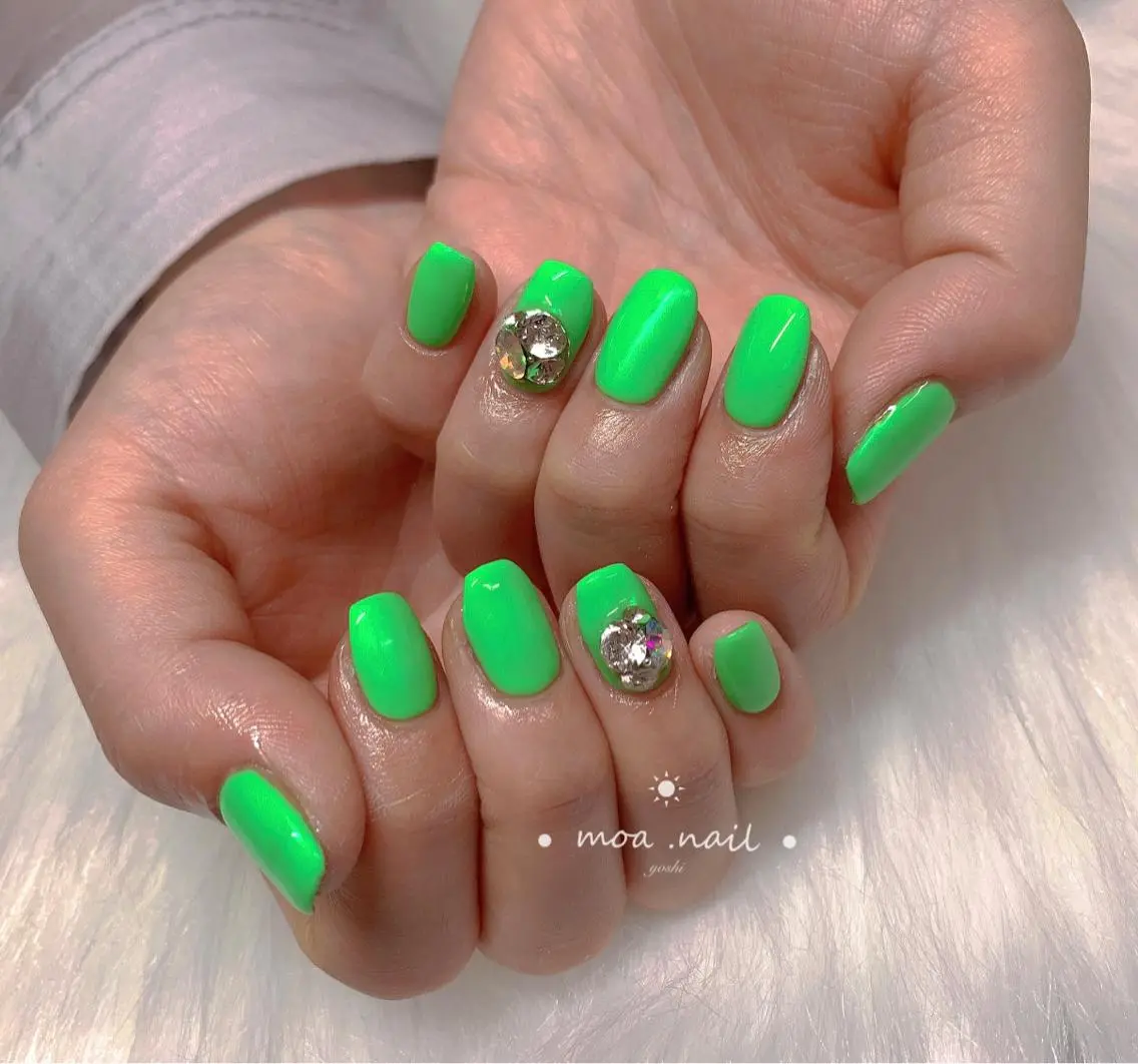 ネイル MoaNail🫶 Yoshiのネイルデザイン