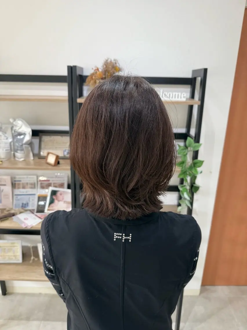 ミディアム カラー 島 歩那のヘアスタイル
