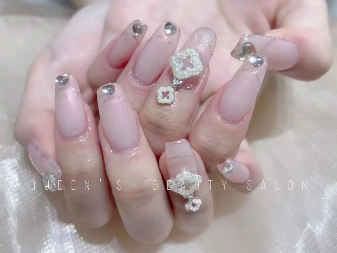 ネイル ハンドネイル Queens ciciのネイルデザイン