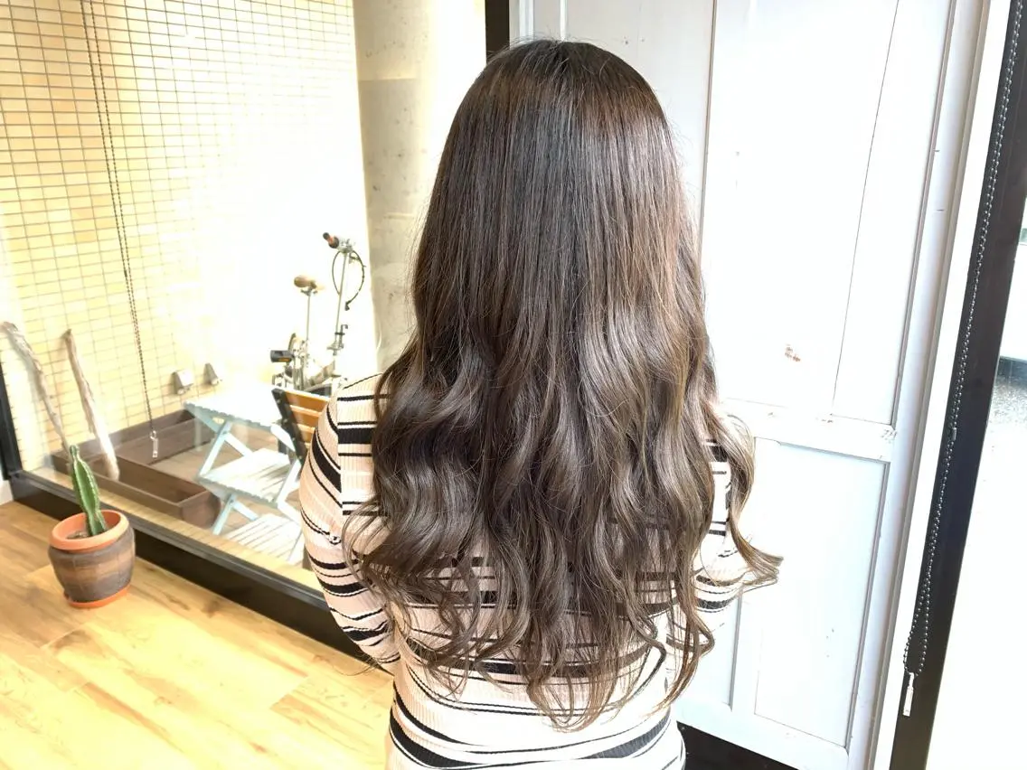 ロング カラー オレンジ ヘアカラー トリートメント ツキダテ ユイのヘアスタイル