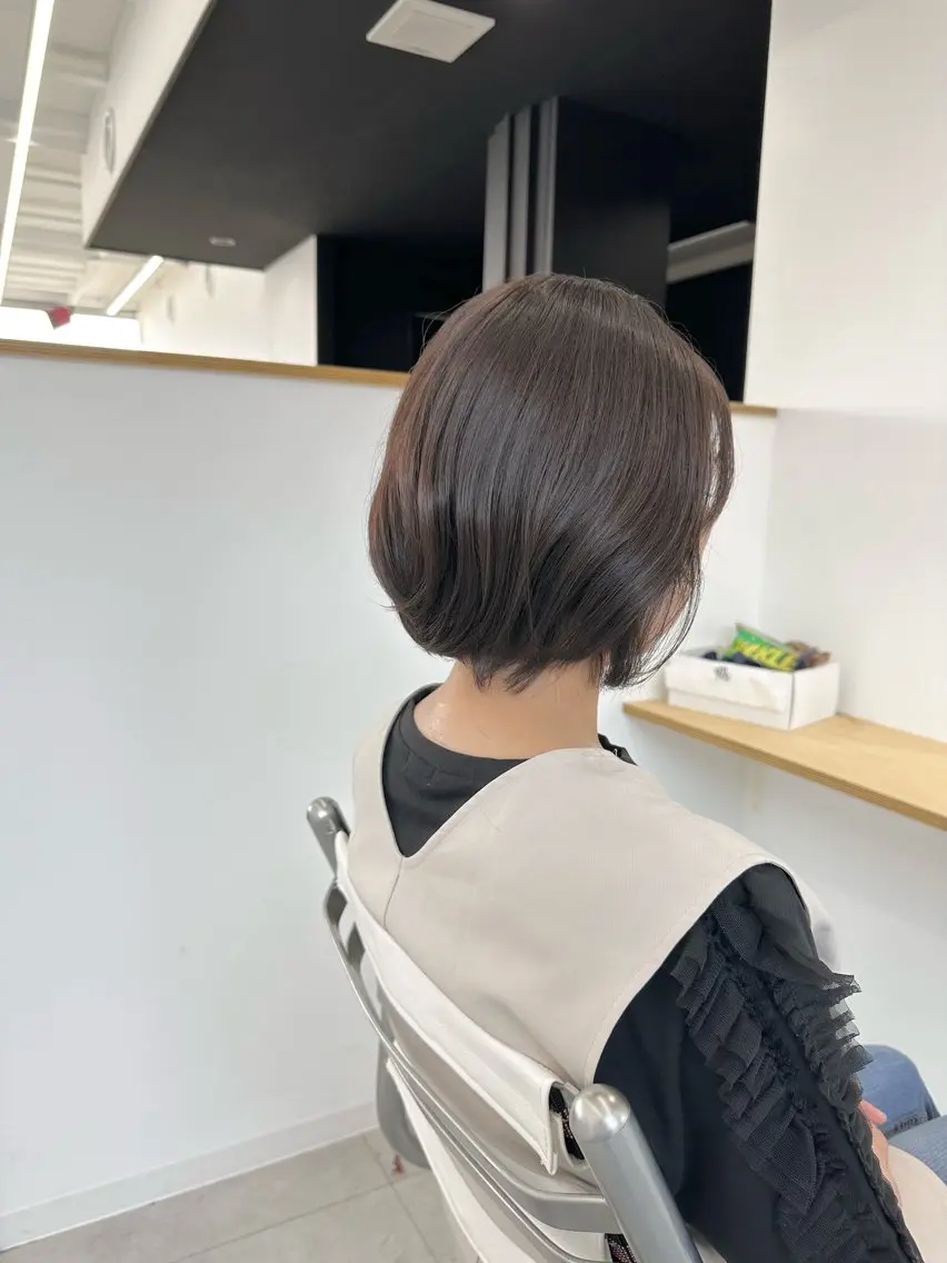 ショート カラー オリーブカラー カット ヘアカラー risa | 透明感 カラー|レイヤーのヘアスタイル