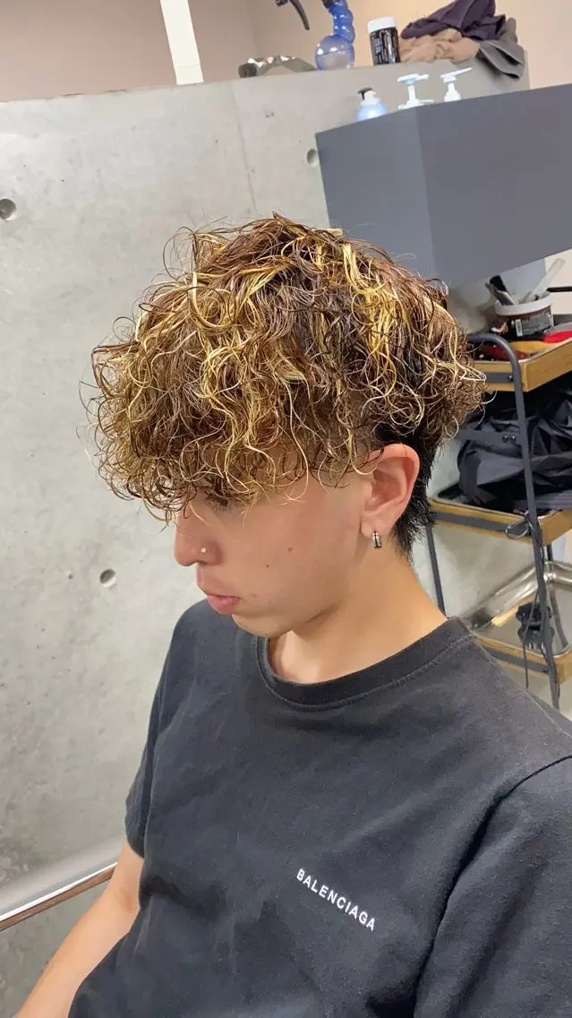 パーマ メンズ 窪田 欣恭のヘアスタイル