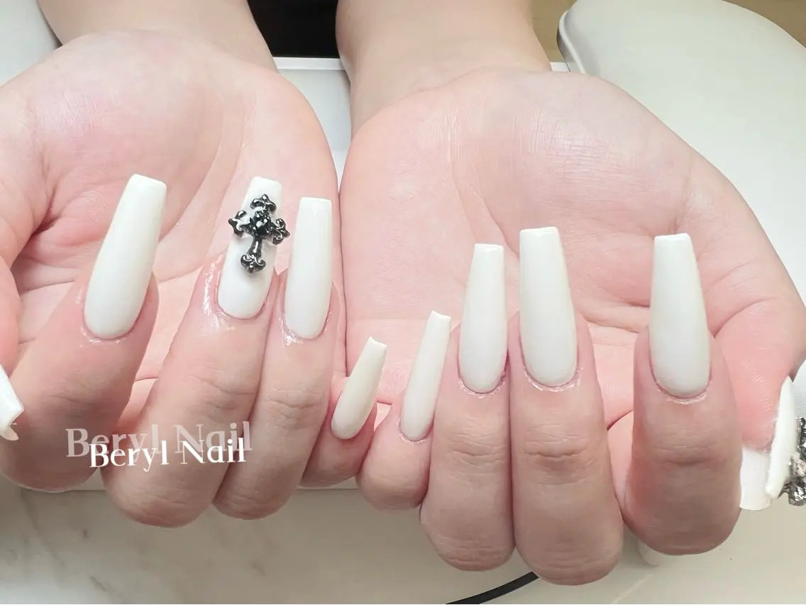 ロング Beryl Nail 新大久保のネイルデザイン