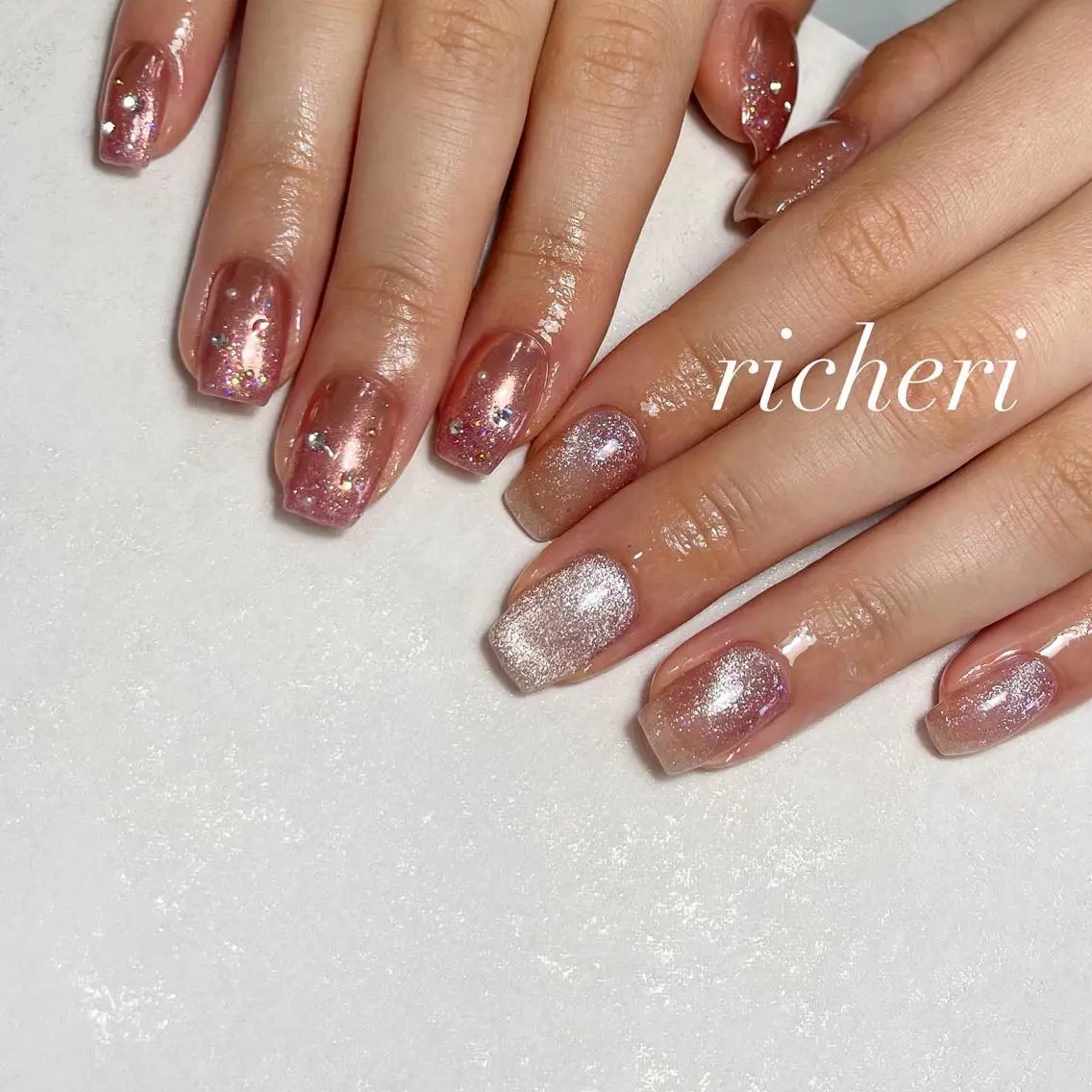 ミディアム ネイル 韓国風ヘア アートネイル フレンチネイル ジェルネイル ガラスフレンチ richeri beautyのネイルデザイン