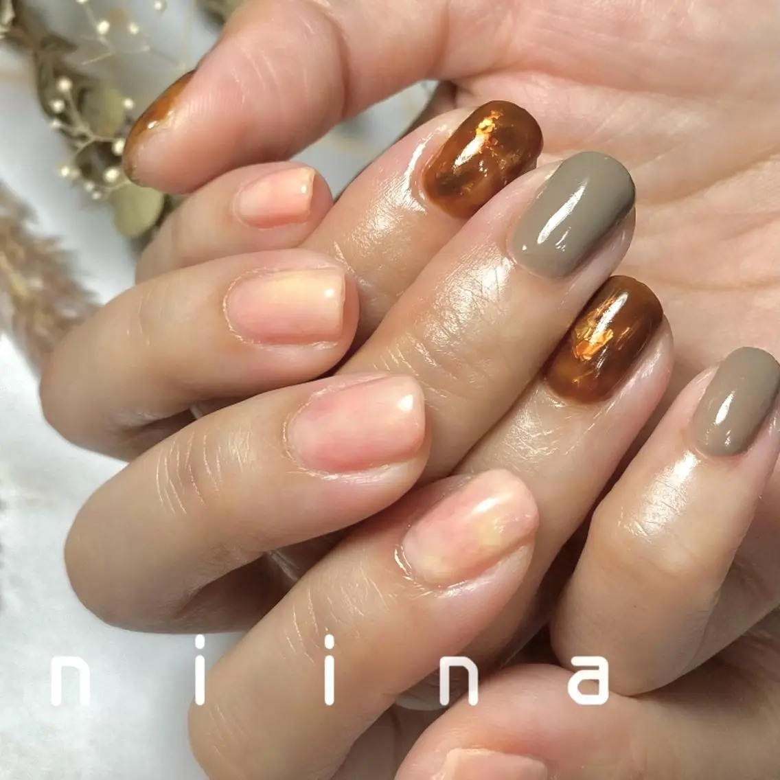 ネイル べっ甲ネイル n i i n a  -eye&nail-のマツエク・マツパデザイン