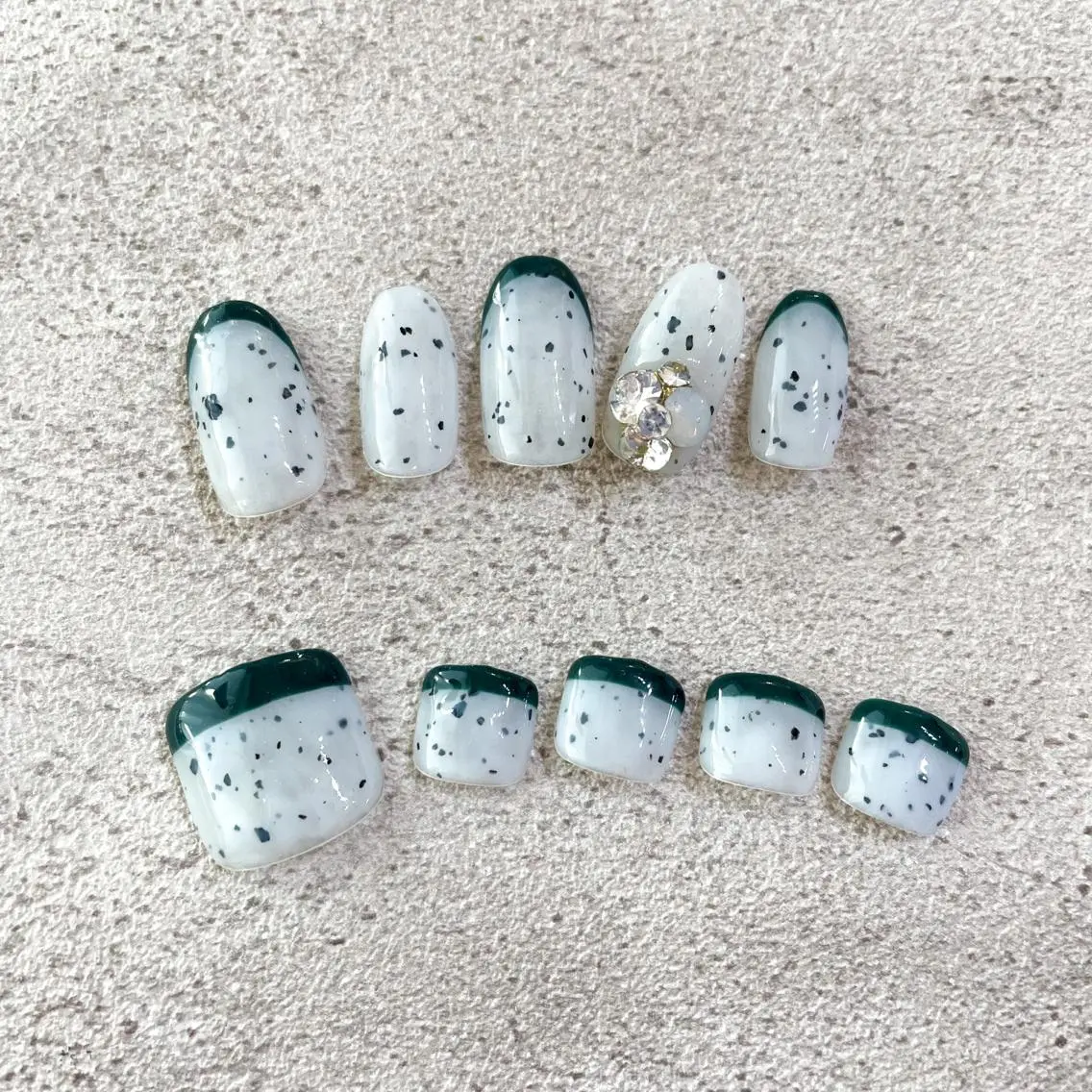 ネイル Tiary Nail Fのネイルデザイン