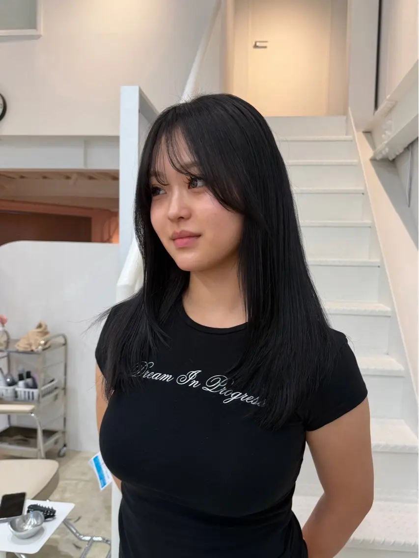 ロング カラー アッシュ アッシュグレー アッシュグレージュ 透明感カラー グレージュ カット ヘアカラー トリートメント ENIF　大島 芽生のヘアスタイル