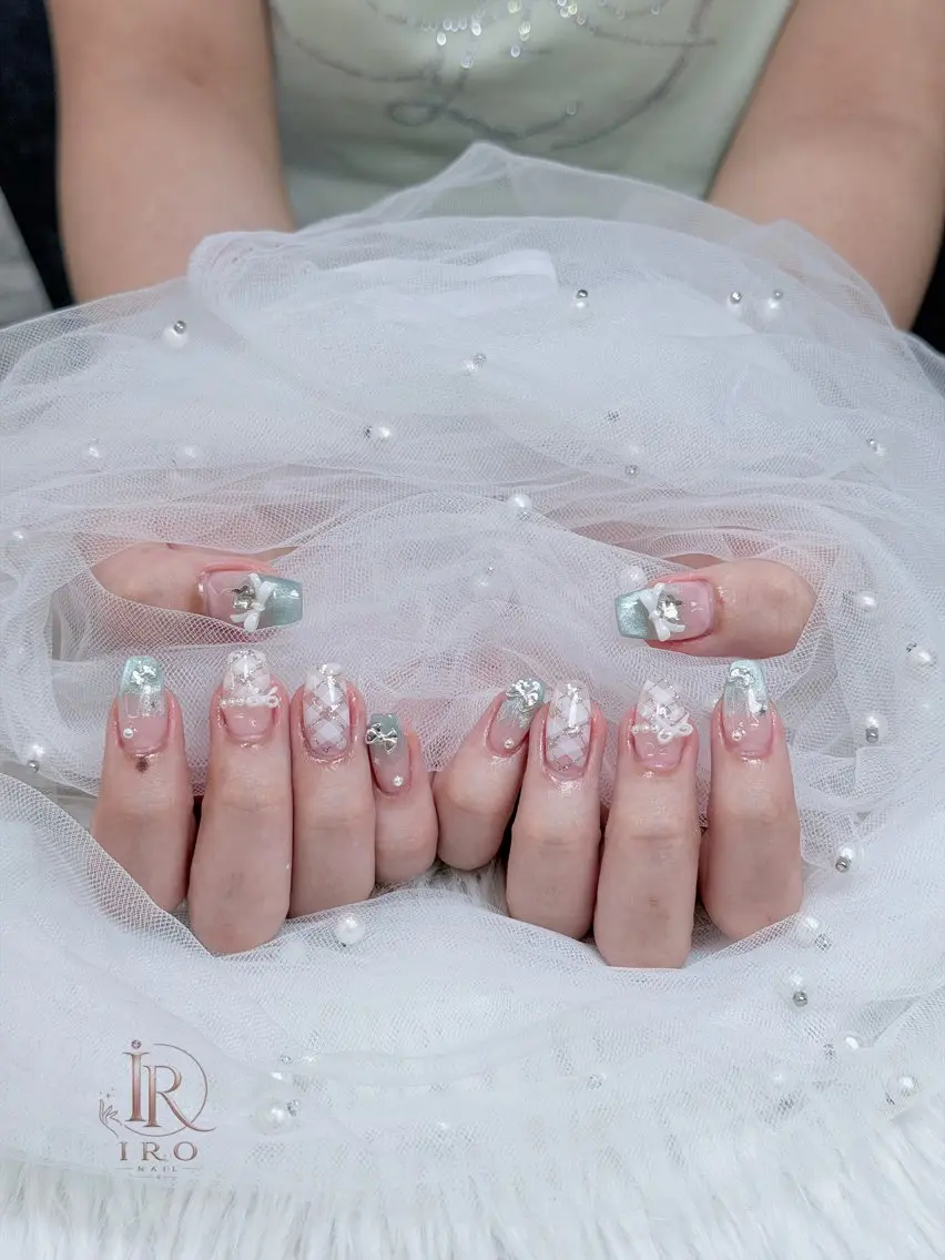 ネイル ハンドネイル IRO Nail Studioのネイルデザイン