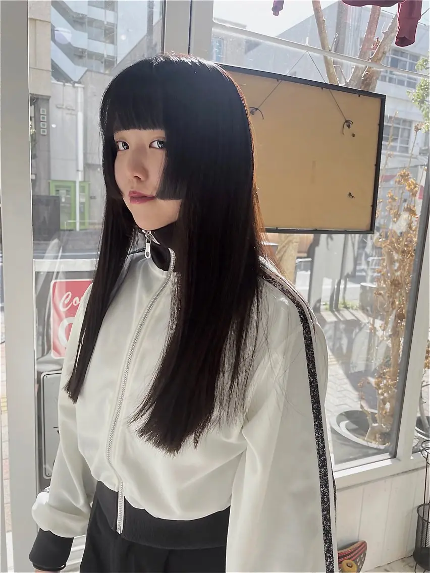 ロング カット Ann./艶髪 /レイヤーカットのヘアスタイル
