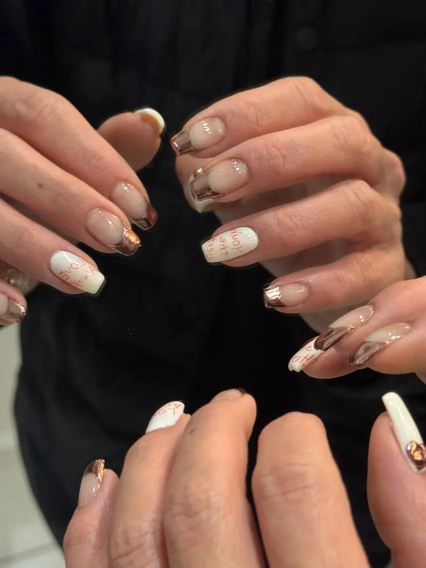 ミディアム ハンドネイル Nailsalon M-crystalのネイルデザイン