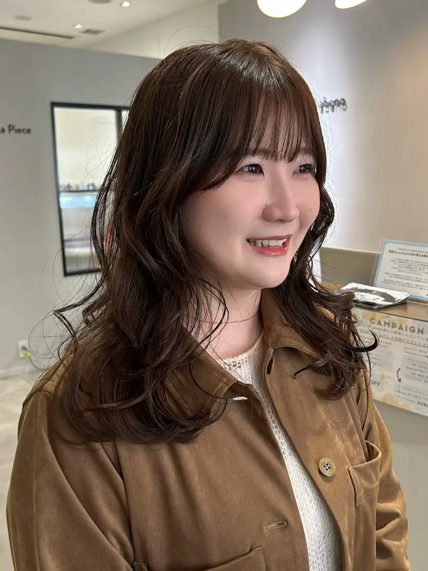 セミロング カラー ベージュカラー カット ヘアカラー オリーブベージュ/ ブリーチなし透明感のヘアスタイル