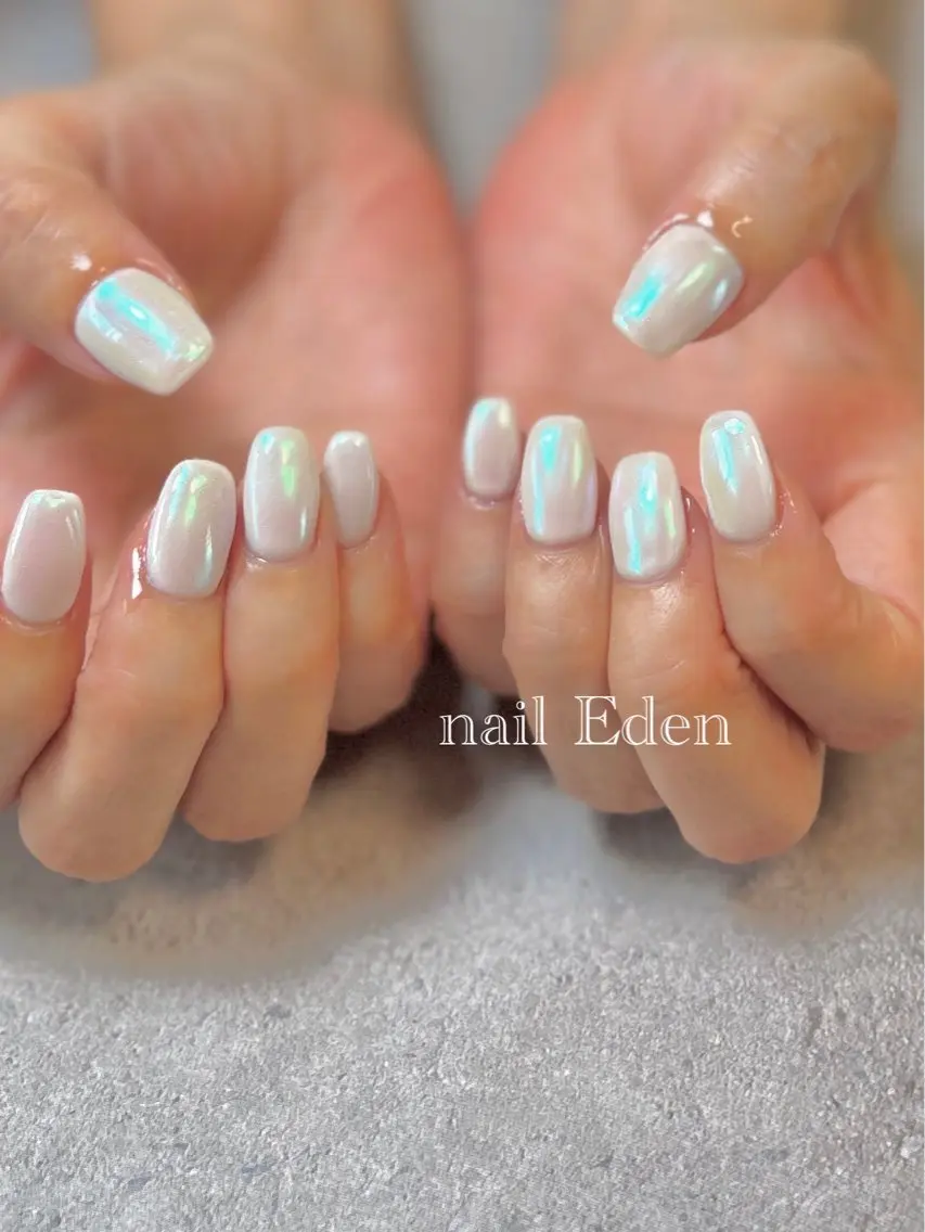 ネイル オーロラネイル ホワイト Eden ♾️のネイルデザイン