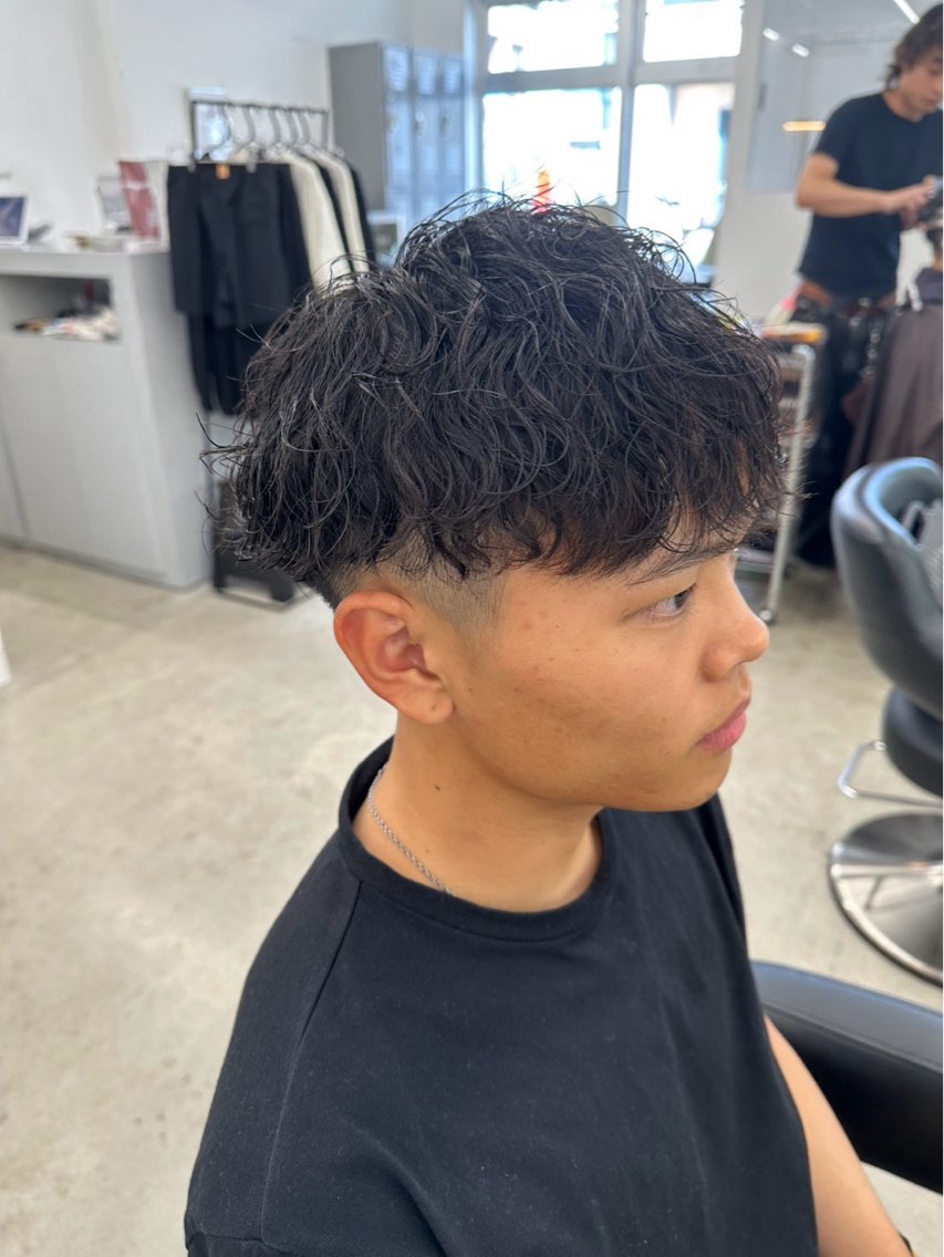 メンズ メンズパーマ 波巻きパーマ 坂本康之介／パーマ &カラーモデル募集中のヘアスタイル