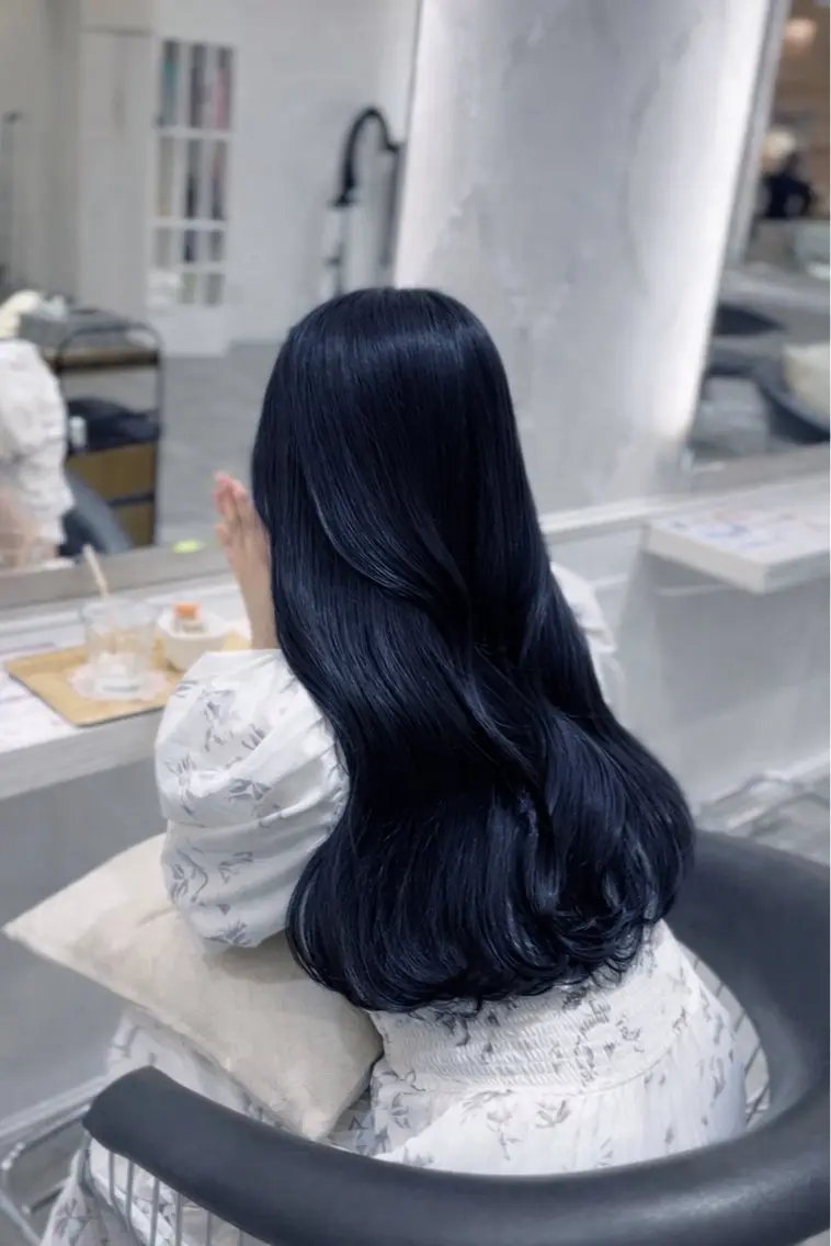 ロング カラー ネイビーカラー カットカラーモデル 募集中/来実🎀のヘアスタイル