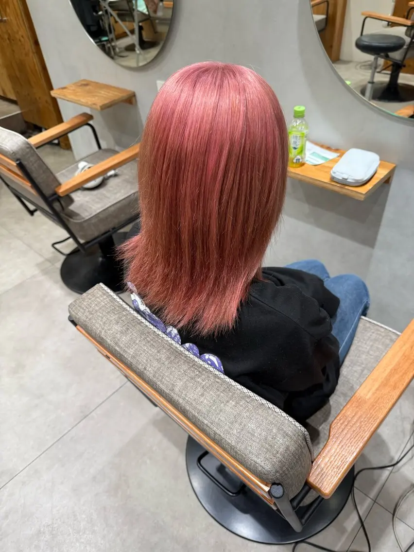 ミディアム ヘアカラー 松平 拓巳のヘアスタイル