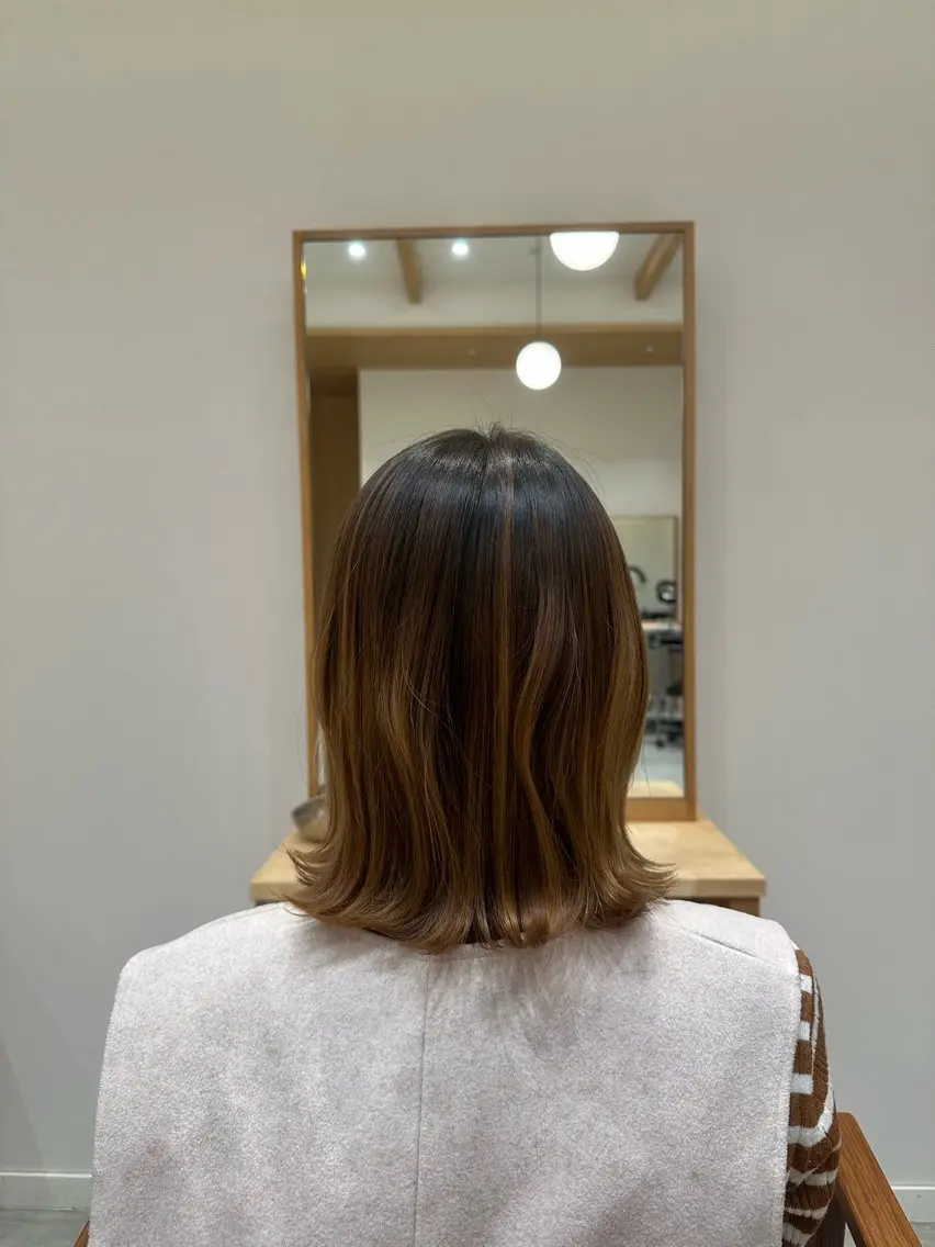 ミディアム 外ハネヘア 出口 凜乃介のヘアスタイル