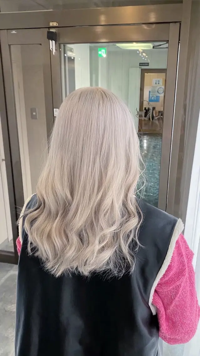 ロング カラー ブリーチ ケアブリーチ ハイトーンカラー 顔まわりレイヤー 髪質改善 ヘアカラー トリートメント 髪質改善×縮毛矯正 taichi副店長のヘアスタイル