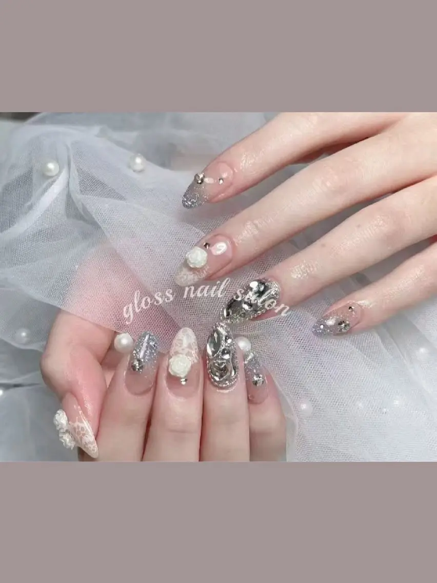 ネイル アヤカ☘️Gloss nailのネイルデザイン