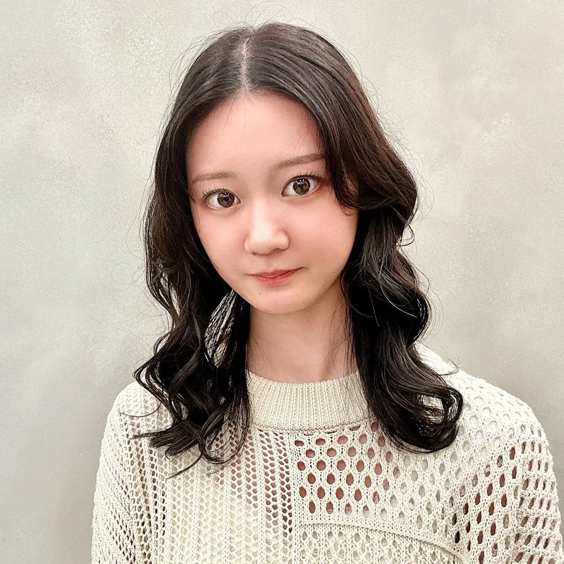 ミディアム カラー 🪞髪質改善➕透明感 カラー🦢川上葵のヘアスタイル