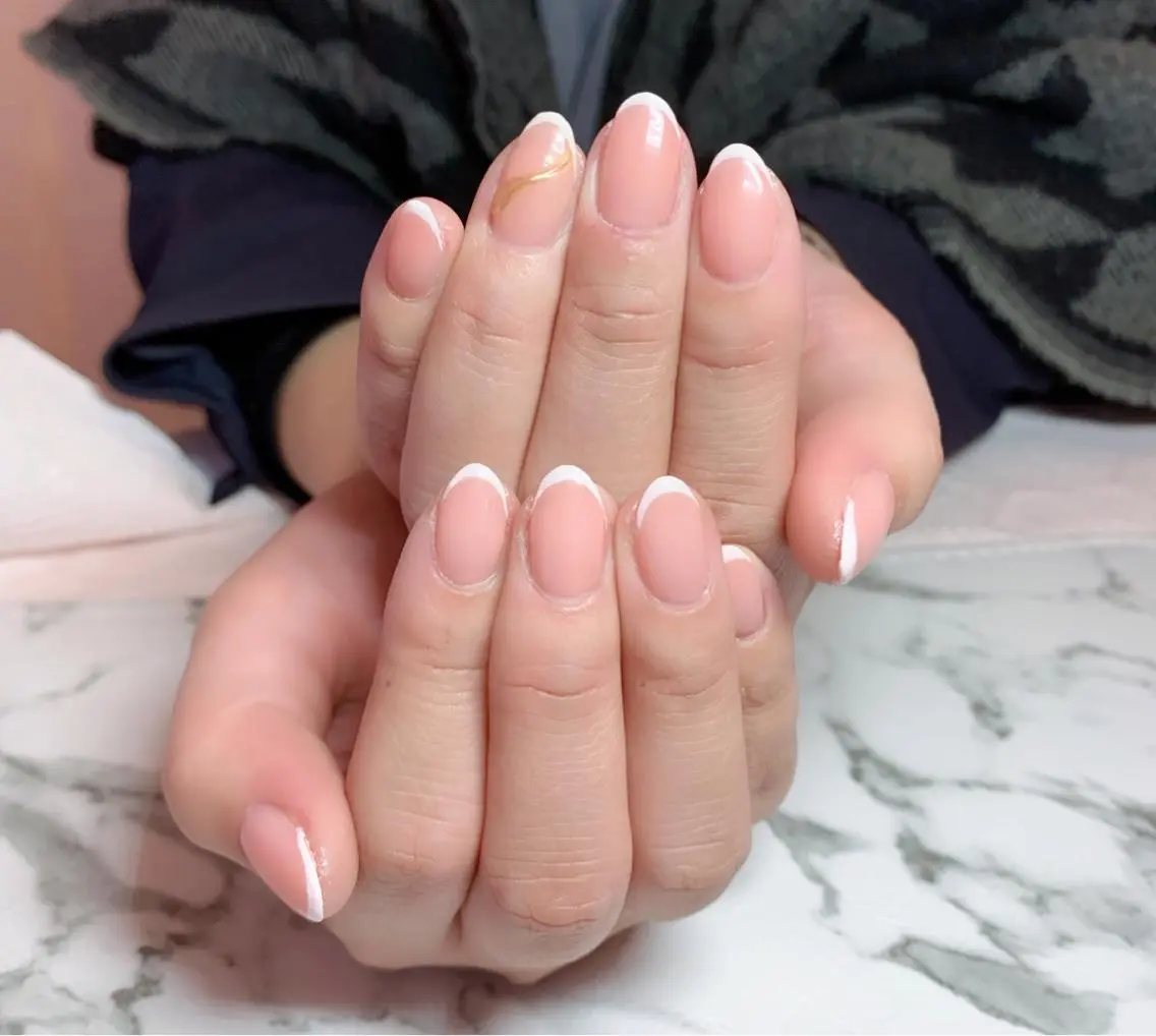 ネイル アニマル柄 アートネイル フレンチネイル ジェルネイル ガラスフレンチ ハンドネイル x.1.0.nail ♡Cのネイルデザイン