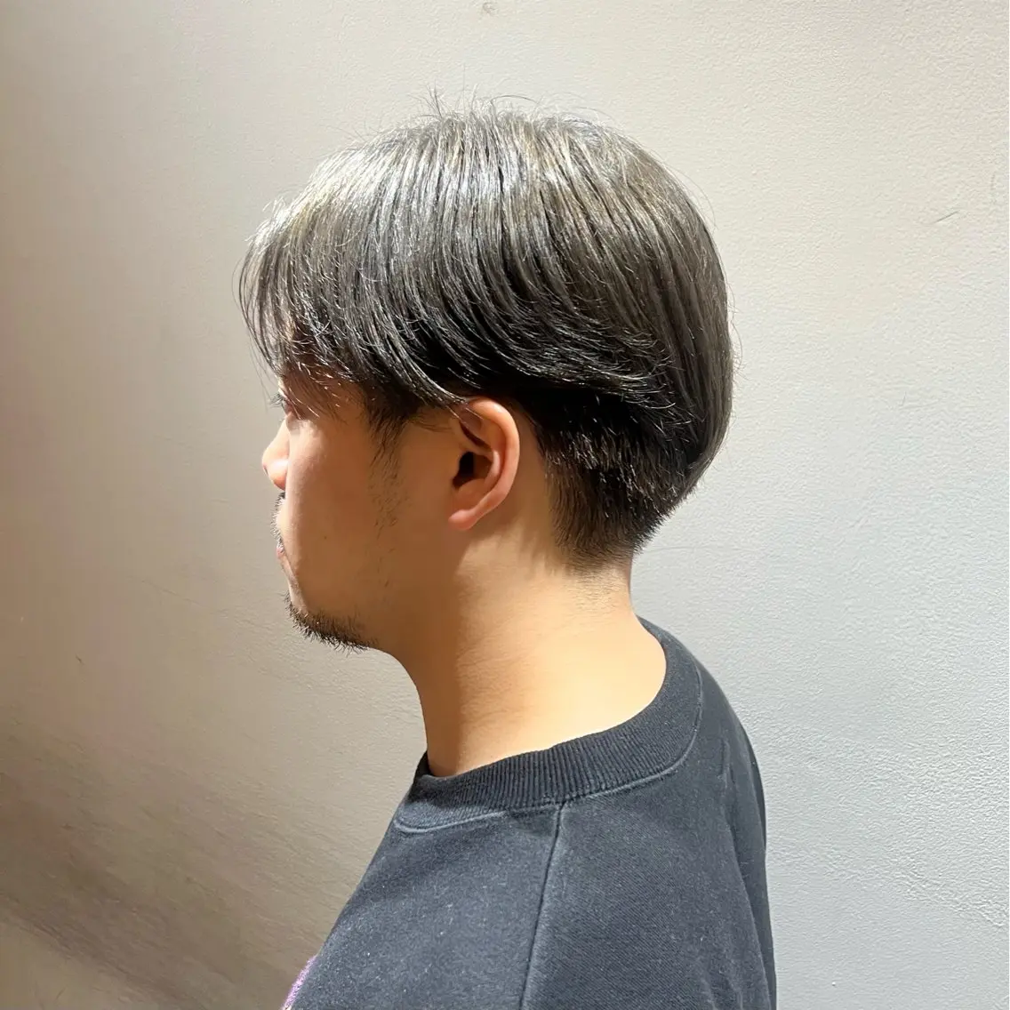 カラー 透明感カラー シルバー やまき さきねのヘアスタイル