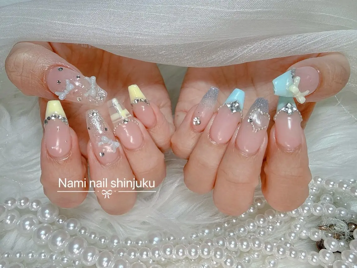 ネイル 長さ出し ガーリー 韓国ネイル ロングネイル 持ち込み ハンドネイル Nami nail salonのネイルデザイン