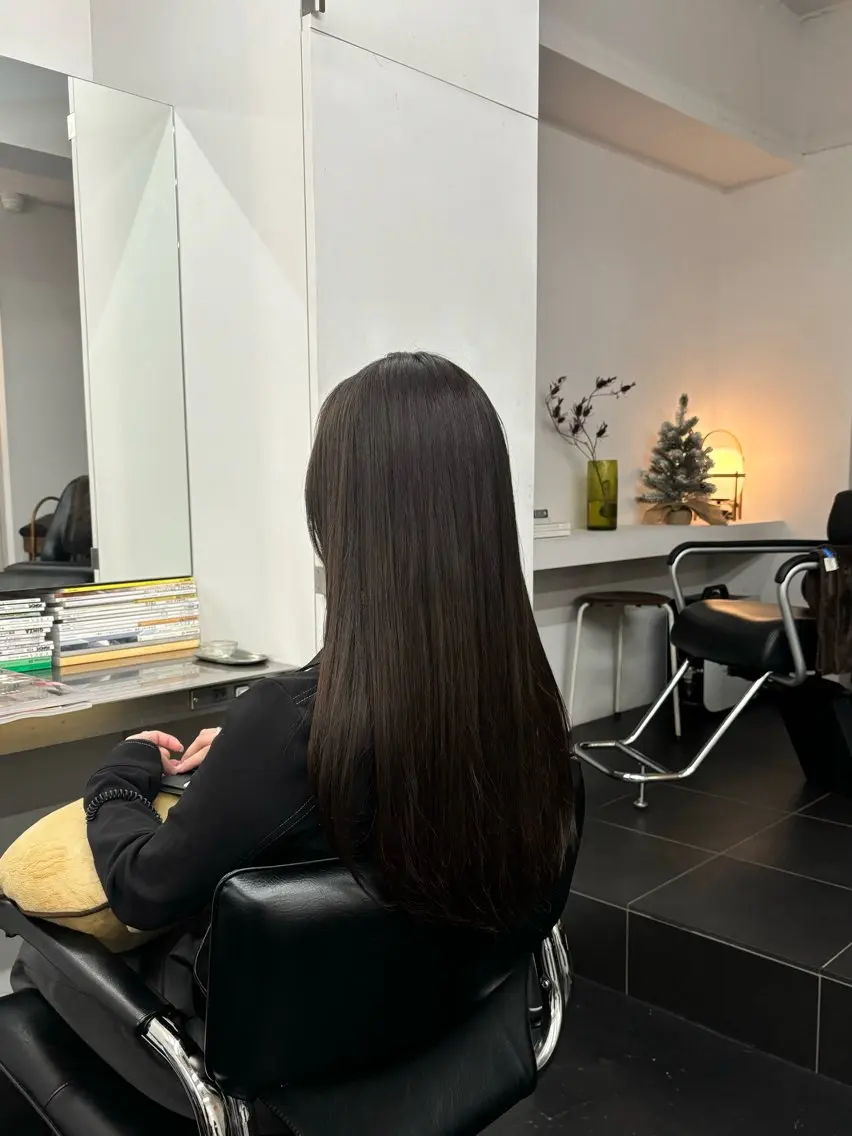 ロング カラー ベージュカラー 透明感カラー オリーブベージュ 【ヤマザキアヤメ】 艶カラー/縮毛矯正のヘアスタイル