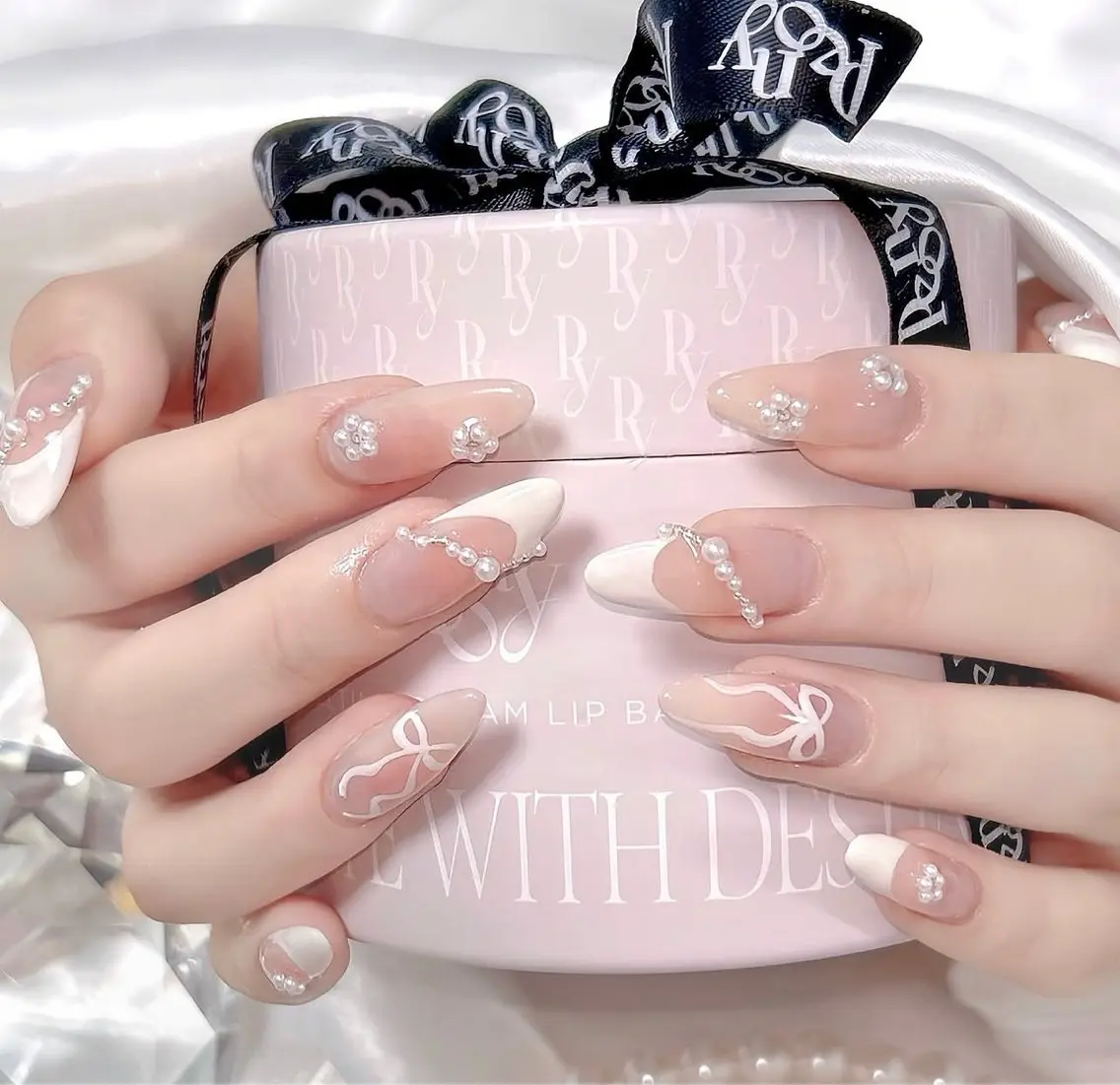 ロング 外国人風カラー 韓国風ヘア ハンドネイル E🌷nail 長さだし専門店のネイルデザイン