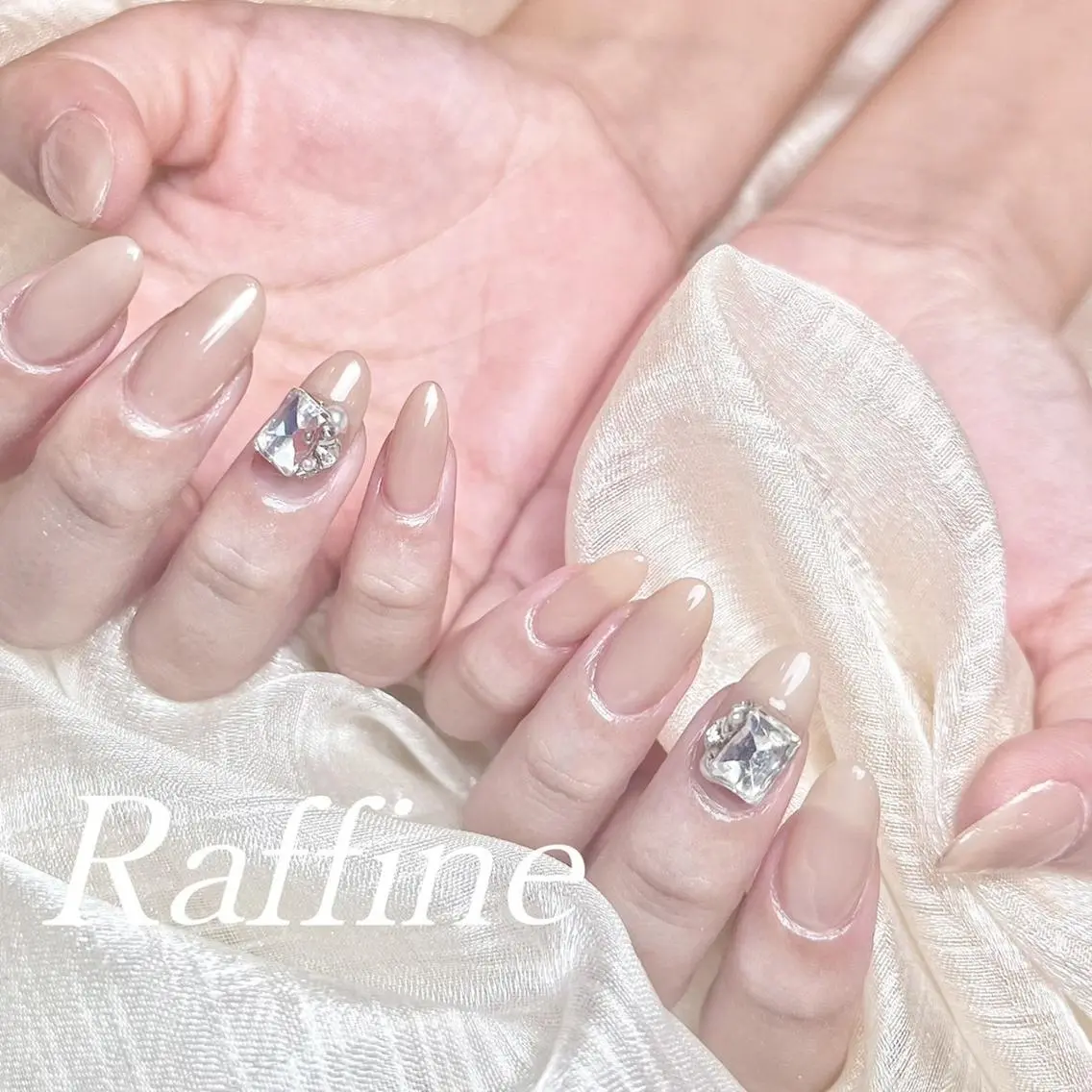ネイル ハンドネイル RAFFINE haru🦋🩵のネイルデザイン