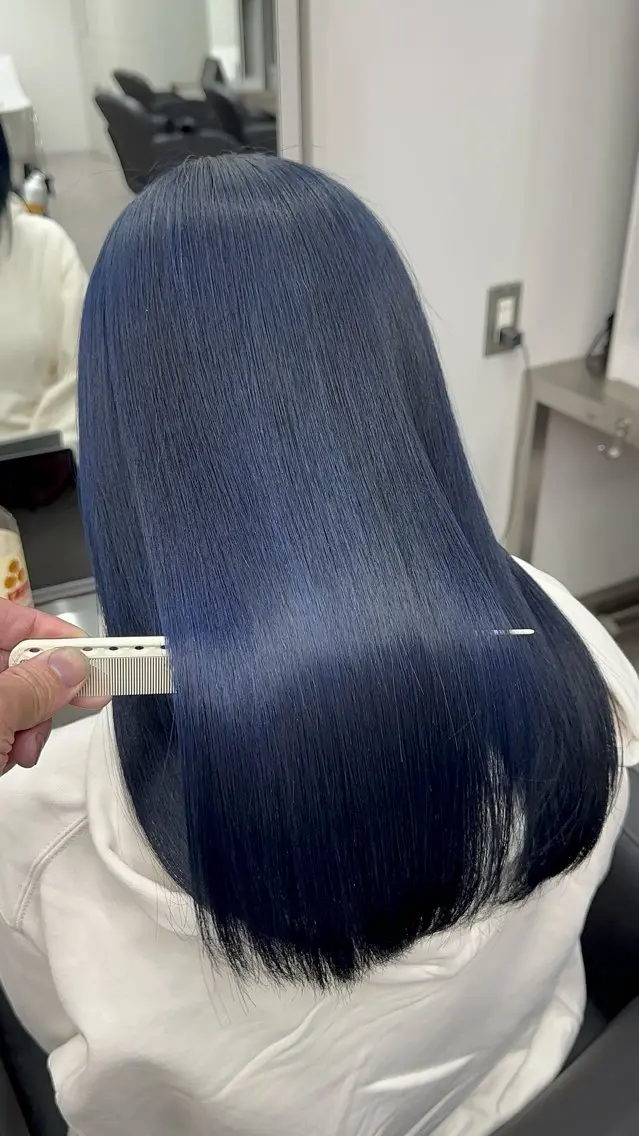 ミディアム カラー ヘアアレンジ ブルーカラー ネイビーカラー 髪質改善 ヘアカラー トリートメント ✨錦糸町ブリーチ/ ホワイトカラー皇気✨のヘアスタイル