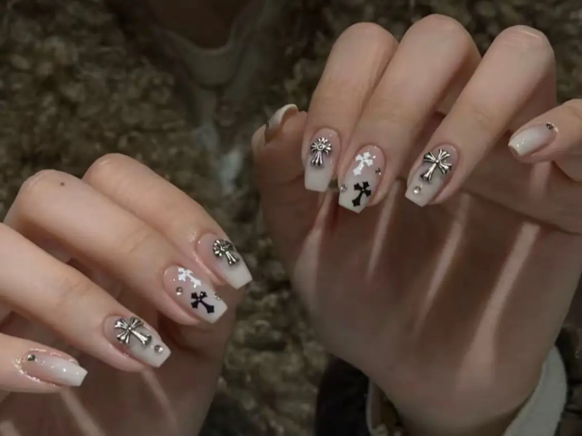 ネイル 長さ出し フットネイル ジェルネイル 韓国ネイル マグネットネイル ハンドネイル YMT NailStudioのネイルデザイン
