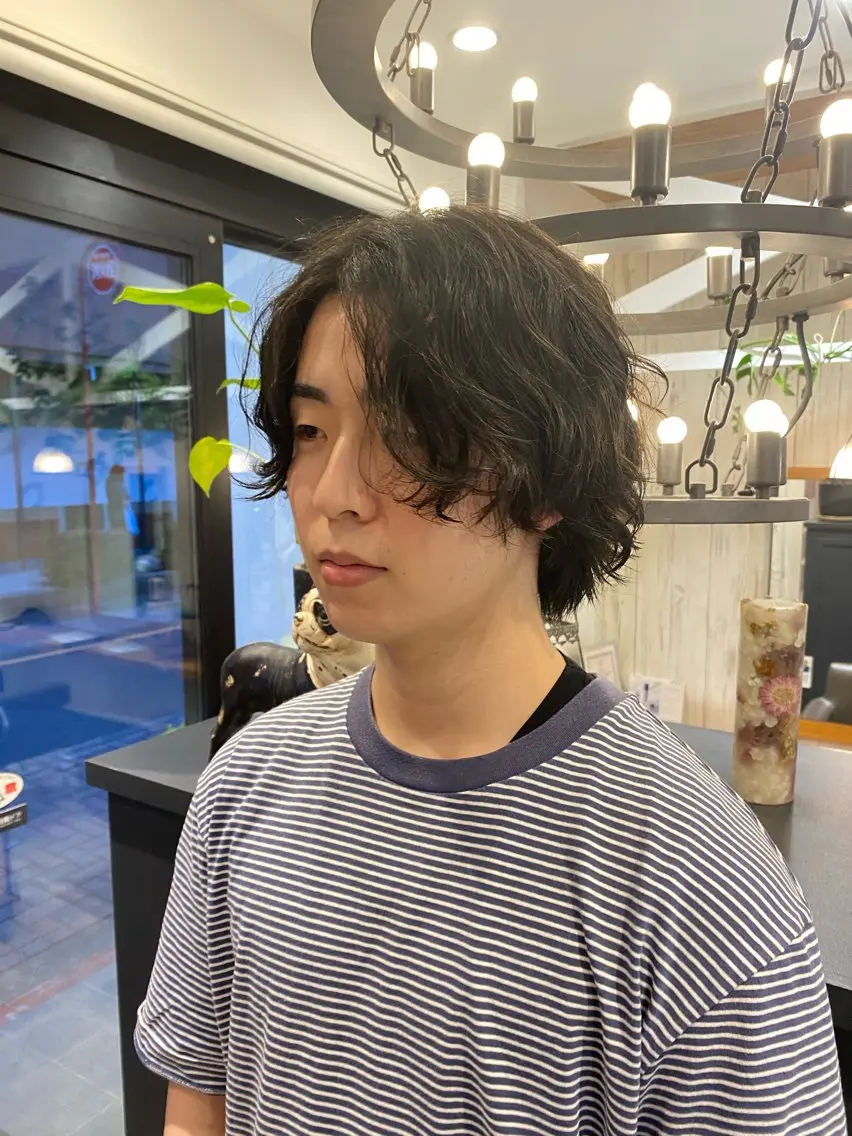 ミディアム パーマ メンズ ミディアムパーマ メンズパーマ ツイストスパイラルパーマ スパイラルパーマ 柴田 枝利子のヘアスタイル