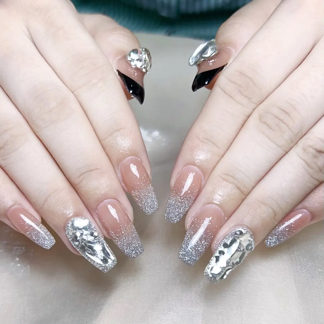 メンズ ネイル メンズ韓国風 アートネイル オーロラネイル ガーリー キラキラネイル ハンドネイル Nail salon 木にいるのネイルデザイン