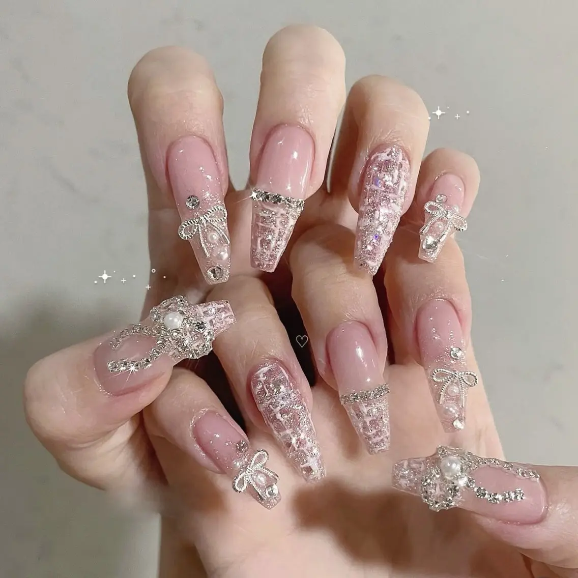 ネイル アートネイル ボルドー フレンチネイル ジェルネイル 氷ネイル・うるうるネイル ハンドネイル Julie NailSalonのネイルデザイン